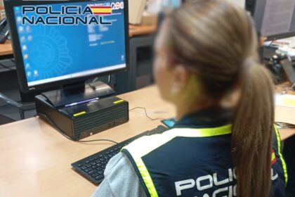 Detenidos cuatro hombres por sustraer móviles y acceder a banca online de forma fraudulenta en Alicante