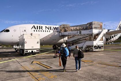 Por qué los ciudadanos de Nueva Zelanda están abandonando su país en números récord