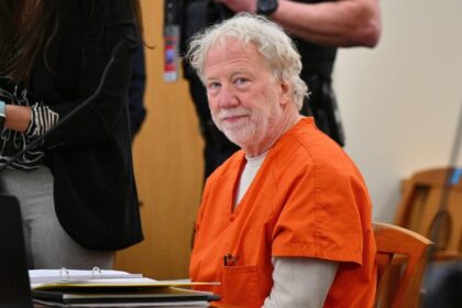 Timothy Busfield, esposo de Melissa Gilbert, ha sido formalmente imputado con cuatro cargos de abuso sexual infantil