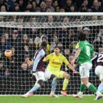 Dibu Martínez debió entrar en Aston Villa por la insólita expulsión de Bizot: sufrió tres goles en 27 minutos y quedaron eliminados de la FA Cup