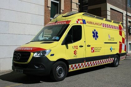 Herido un joven en el vuelco de un turismo en Cabezabellosa de la Calzada (Salamanca)