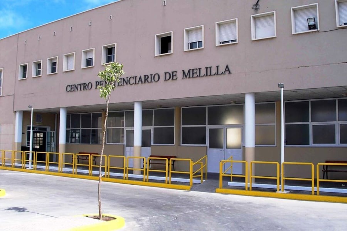Controlado intento motín de cinco presos en cárcel de Melilla que querían impedir el traslado de un reo a otra prisión
