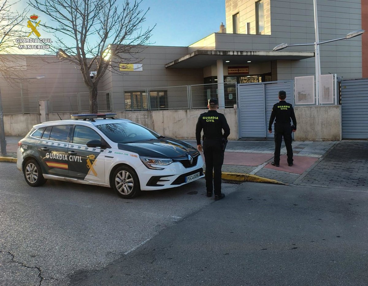 Detenido en Azuqueca (Guadaljara) cuando circulaba en sentido contrario y con el permiso de conducir retirado