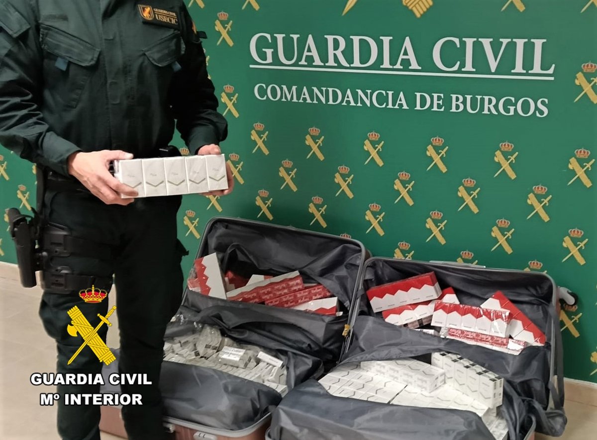 Pillan en Burgos a un varón que viajaba en autobús 1.520 cajetillas de tabaco ocultas en dos maletas