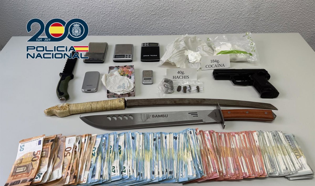 La Policía desarticula dos puntos de venta de droga en Gandia y detiene a diez personas