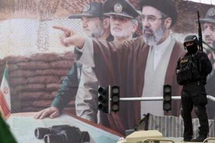 Los retos políticos que enfrenta Netanyahu en Israel a medida que se desvanece un cambio de régimen en Irán