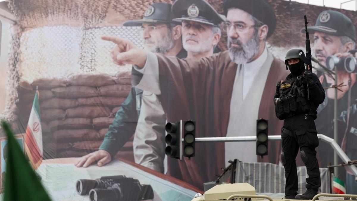 Los retos políticos que enfrenta Netanyahu en Israel a medida que se desvanece un cambio de régimen en Irán
