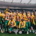 Escándalo en África: Senegal exhibió el trofeo como campeón continental luego de que la confederación se lo quitara y adjudicara a Marruecos