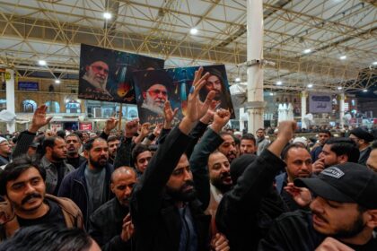 Irán ya tiene nuevo líder supremo, que toma el lugar de Jameneí, pero aún no revela su nombre