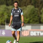 Con Lionel Messi, la Selección arrancó su preparación para los amistosos ante Mauritania y Zambia: las fotos de la práctica