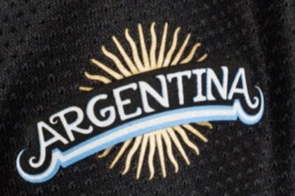 Con Messi como estandarte, presentaron la camiseta alternativa de la Selección para ir a buscar la cuarta estrella