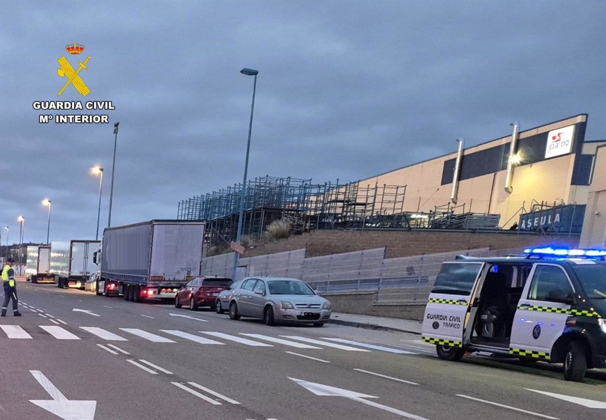 Detenido en Calatayud por conducción temeraria tras huir de un control y casi arrollar a dos peatones