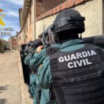 La Guardia Civil recurre a los GRS para detener al atrincherado en Burgos tras secuestrar a un taxista