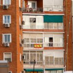 Insultos, timbrazos en la noche y notas sexuales por debajo de la puerta: el sinvivir de un hombre acosado por su vecino