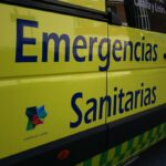 Herido un joven de 32 años tras salirse de la vía y volcar un camión en Villamañán (León)