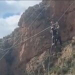 Rescatada una mujer tras quedar atrapada en mitad de una tirolina de la Vía Ferrata de Güéjar Sierra (Granada)
