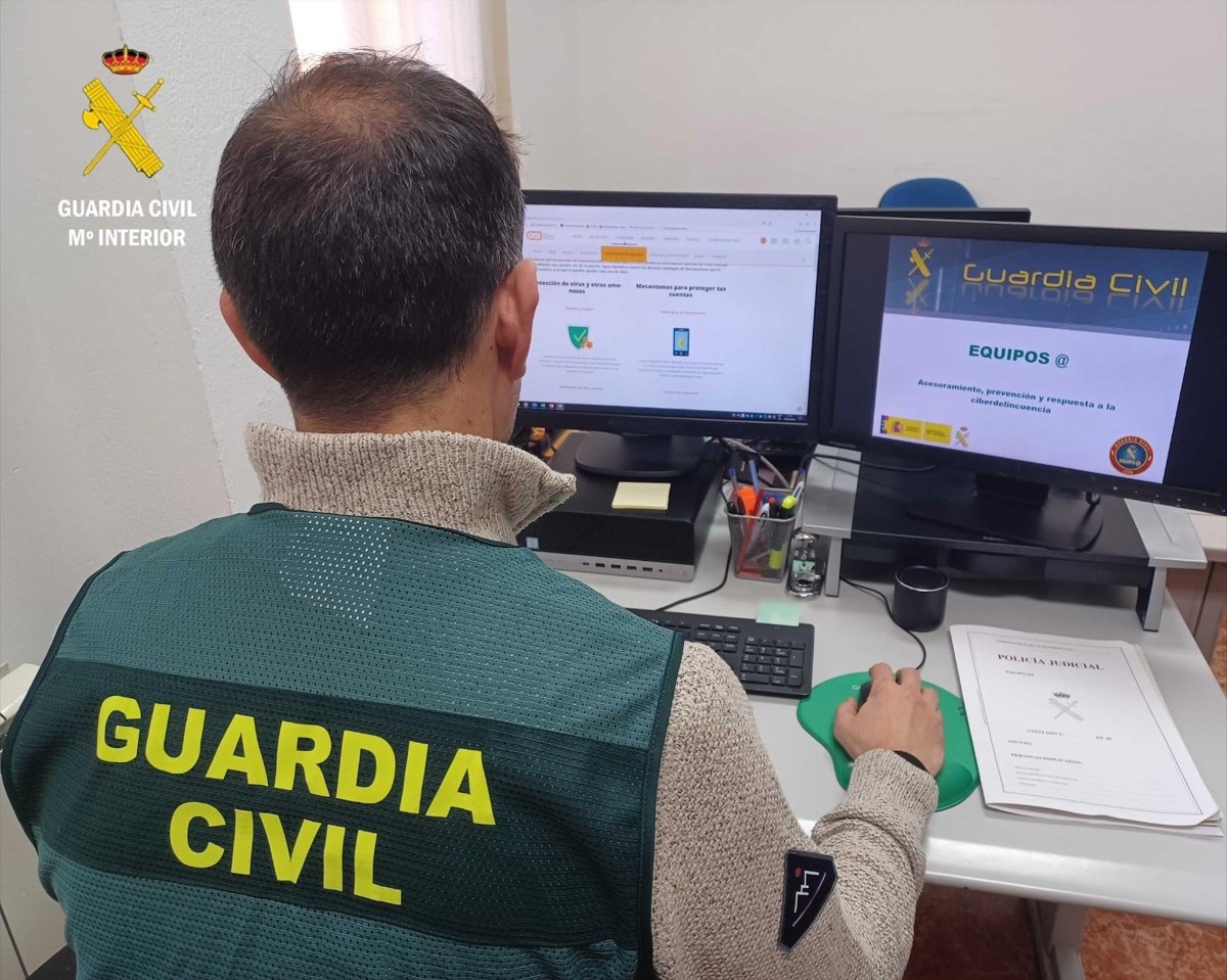 La Guardia Civil esclarece un fraude online de más de 108.000 euros y detiene a tres personas