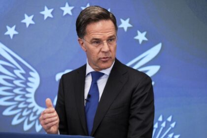 Jefe de la OTAN insiste en mantener apoyo militar a Ucrania