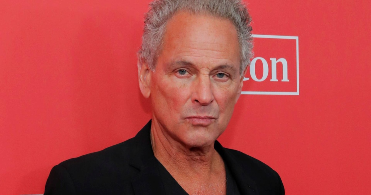 Lindsey Buckingham, estrella de Fleetwood Mac, fue atacado por una mujer en Los Ángeles