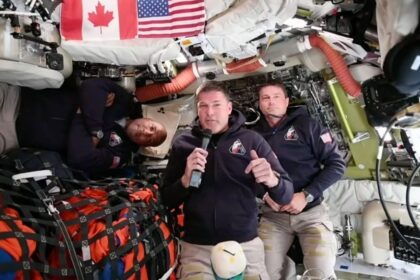 El inodoro de la misión Artemis II se averió. ¿Cómo van al baño los astronautas?