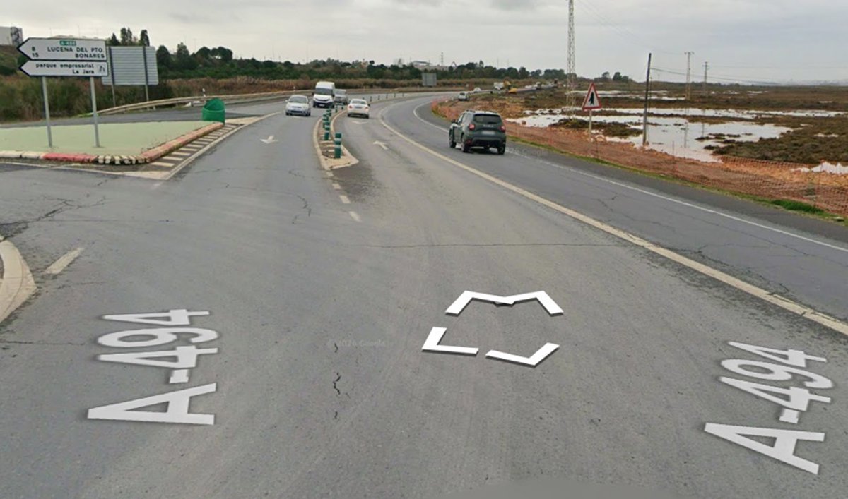 Evacuados siete heridos tras la colisión de dos turismos en la A-494 a su paso por Moguer (Huelva)