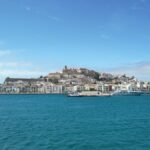 Arde un yate en las proximidades del puerto de Eivissa