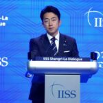 El ministro de Defensa de Japón, Shinjiro Koizumi, habla en el foro de defensa Shangri-La en Singapur