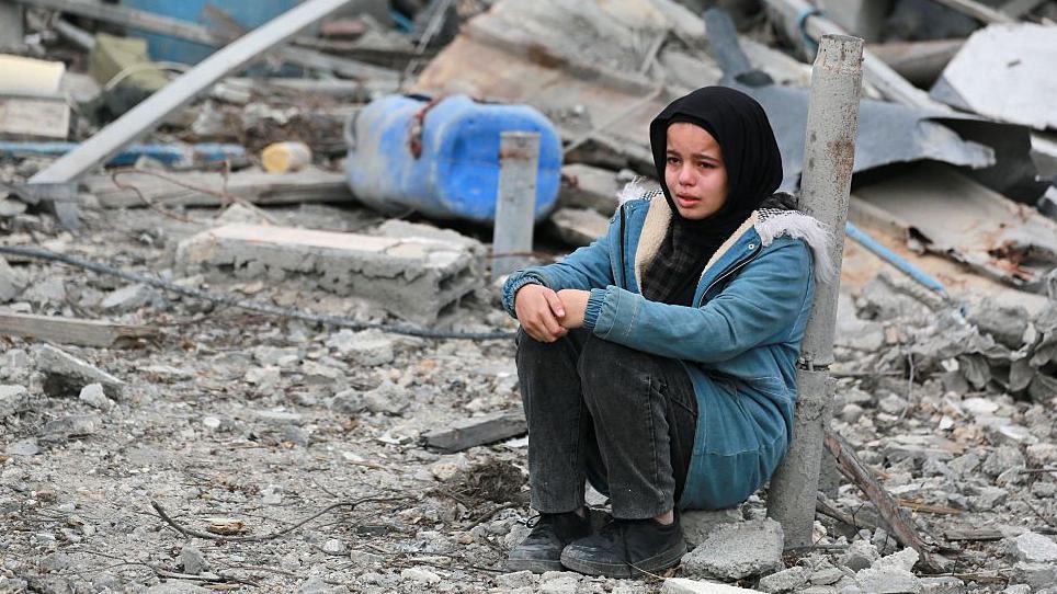 Un niño de Gaza con una mirada triste y silenciosa