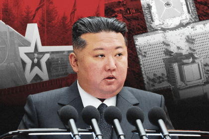Imagen de un monumento conmemorativo en Pyongyang con nombres de soldados norcoreanos caídos en Ucrania