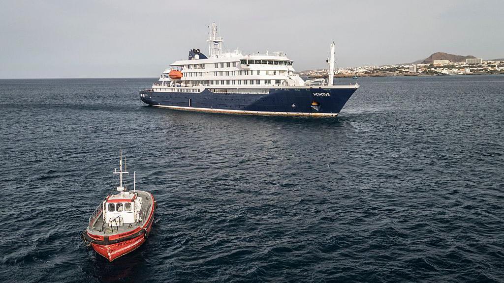 Un crucero afectado por un brote de hantavirus en el océano Atlántico