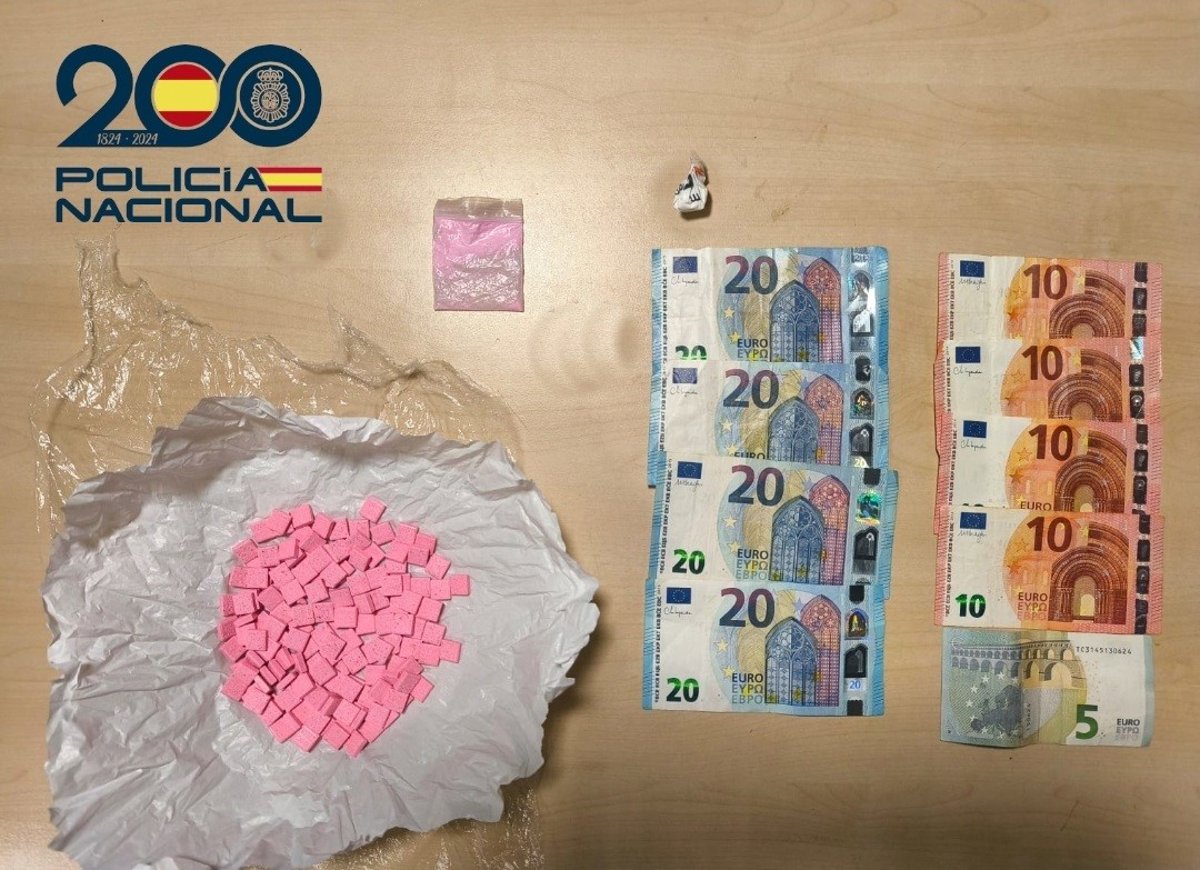 Detienen a un hombre con antecedentes por traficar con drogas en Eivissa