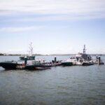 Imagen de guardias civiles en una embarcación del Servicio Marítimo