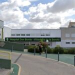 Un joven en una ambulancia tras un accidente de moto en Villanueva de la Serena