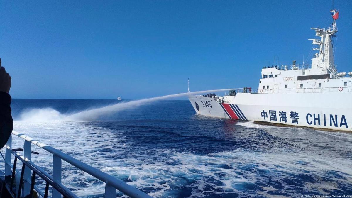 Barcos de la Guardia Costera china patrullando aguas al este de Taiwán