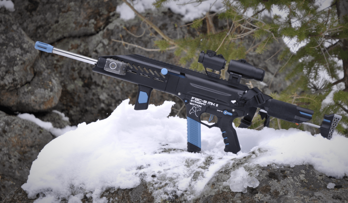 Imagen de una impresora 3D creando un fusil