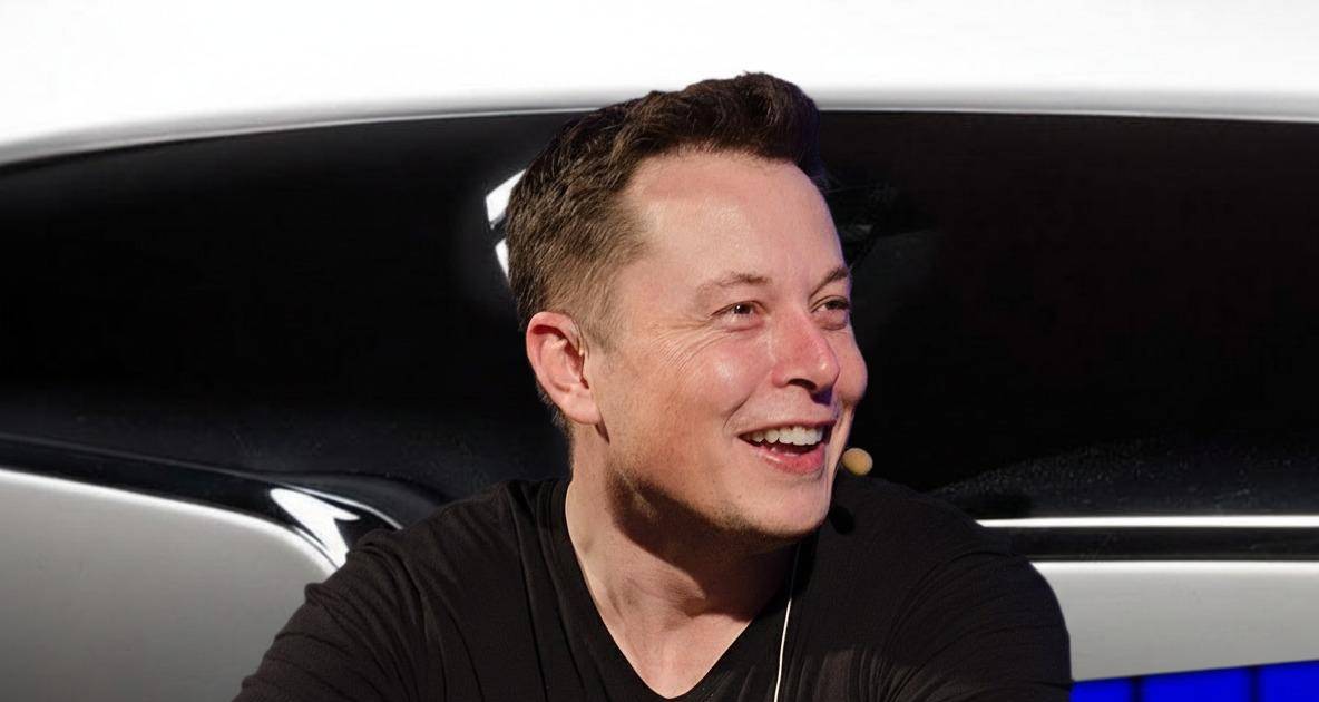 Elon Musk sonriendo en una imagen de 'SpaceX' en el Nasdaq