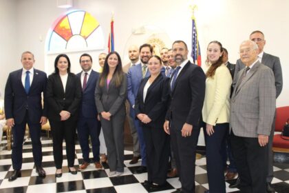 Activistas cubanos trabajando en un plan para una transición democrática en Cuba