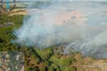 Un vehículo semipesado y medios aéreos anfibios listos para combatir el incendio en Tariquejo de Cartaya