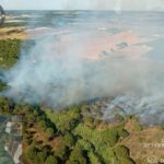 Un vehículo semipesado y medios aéreos anfibios listos para combatir el incendio en Tariquejo de Cartaya