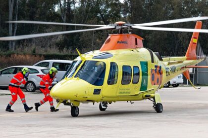 Un vehículo en una cuneta tras el accidente en Lahiguera