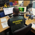 Imagen de agentes de la Guardia Civil en una operación de detención de sospechosos de robos en viviendas de Moncada