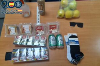 Imagen de agentes de policía en una intervención