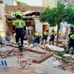 Imagen de una bombona de gas en un restaurante con daños por explosión