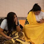 Los miles de evacuados que duermen en centros deportivos y plazas de toros por los voraces incendios en España y Francia