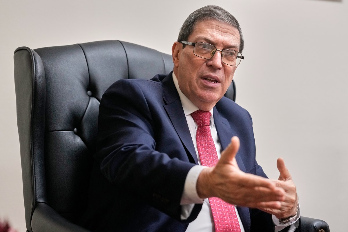 Sesión de la ONU con banderas de Cuba y EE.UU., contexto del embargo y presión diplomática