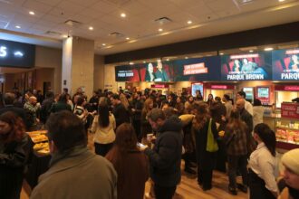 La apertura de un cine amplía la oferta de entretenimiento en el sur de la Ciudad de Buenos Aires