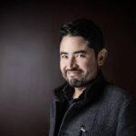 Freddy Vega de Platzi analizando el impacto de la IA en el futuro del trabajo y la capacitación humana