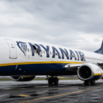 Ventanilla dañada en avión Ryanair tras incidente de despresurización a 10.000 metros