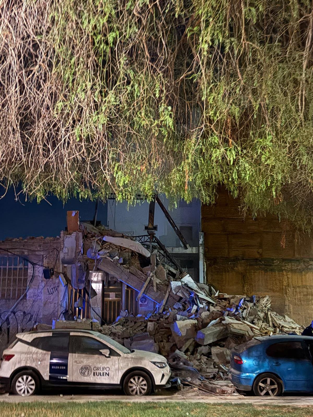 Edificio derrumbado en Benetússer con grietas previas, contexto de fallos en supervisión urbana y alertas vecinales